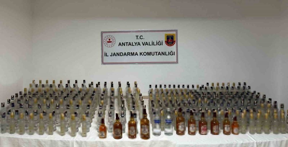 antalyada dev sahte alkol operasyonu 0 2VVMtY3F