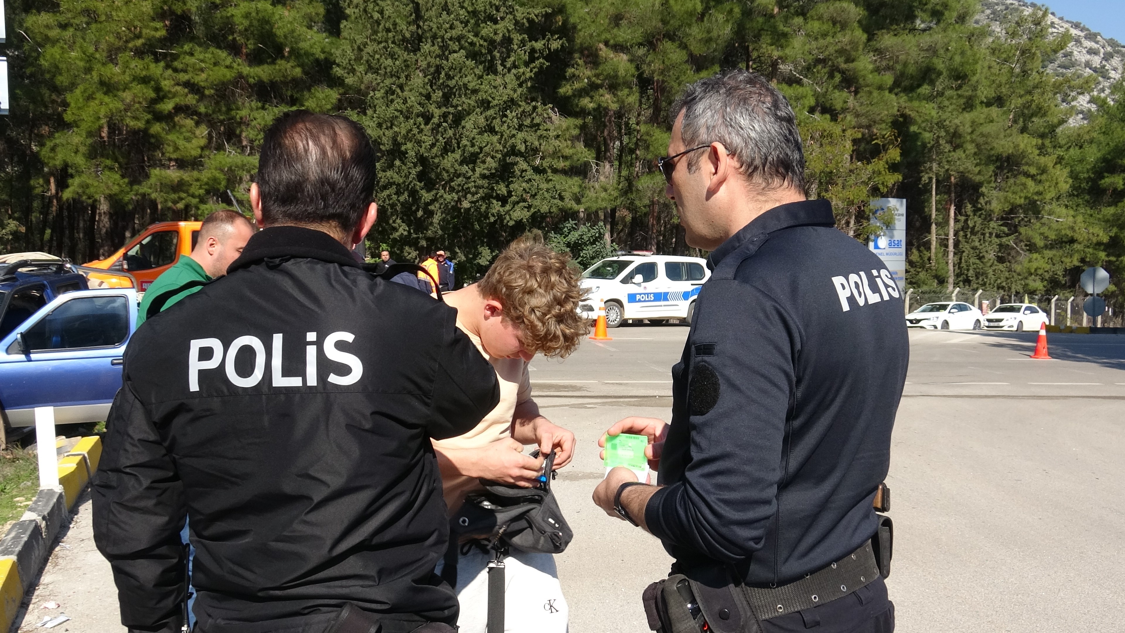 antalyada korkunc kaza emniyet kemeri hayatini kurtardi 3 cFc9sPXL