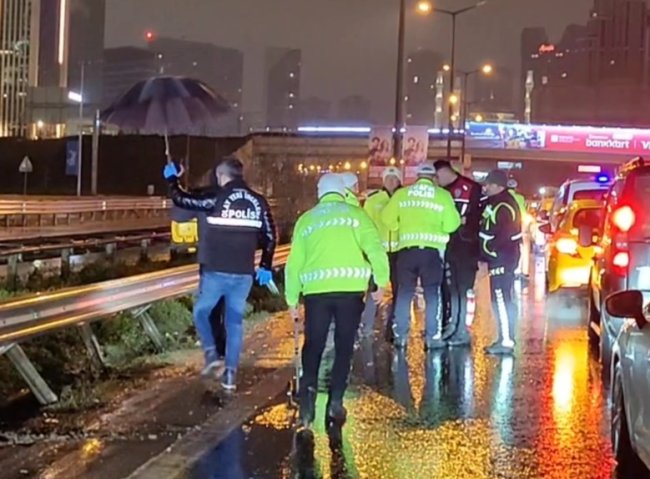 atasehirde zincirleme kazada bir kisi hayatini kaybetti 0 jKKhQWjE