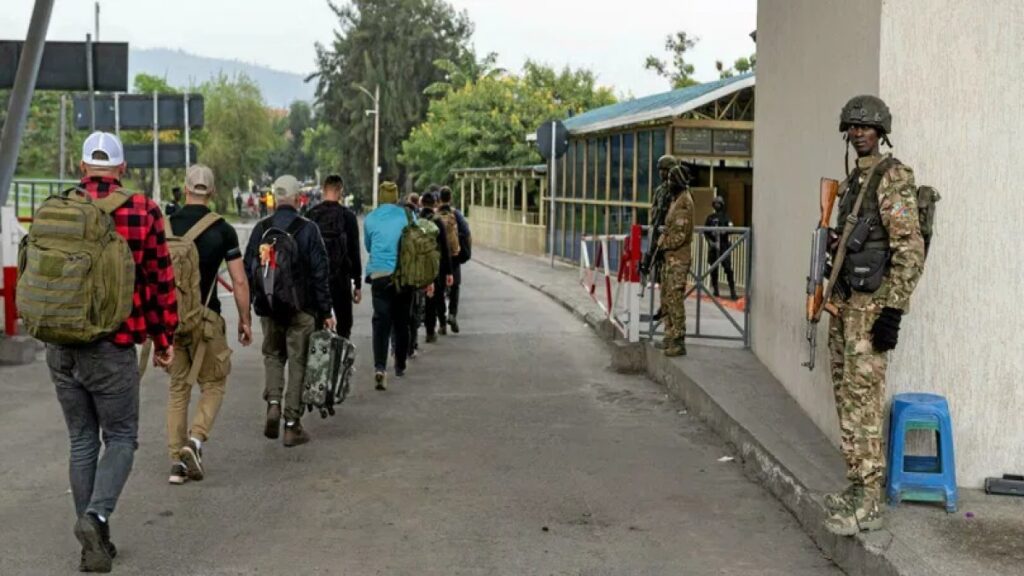 avrupali parali askerler kongodaki direnisi birakti aDLq2gzC