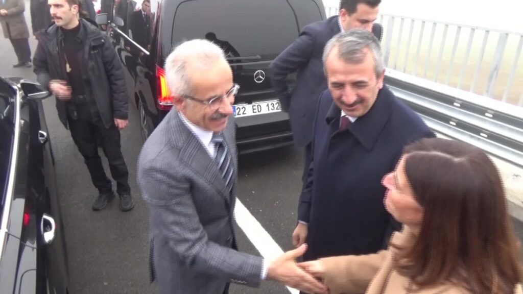 bakan uraloglu edirnede pazarkule tem baglanti yolunu acti yCBCOK71