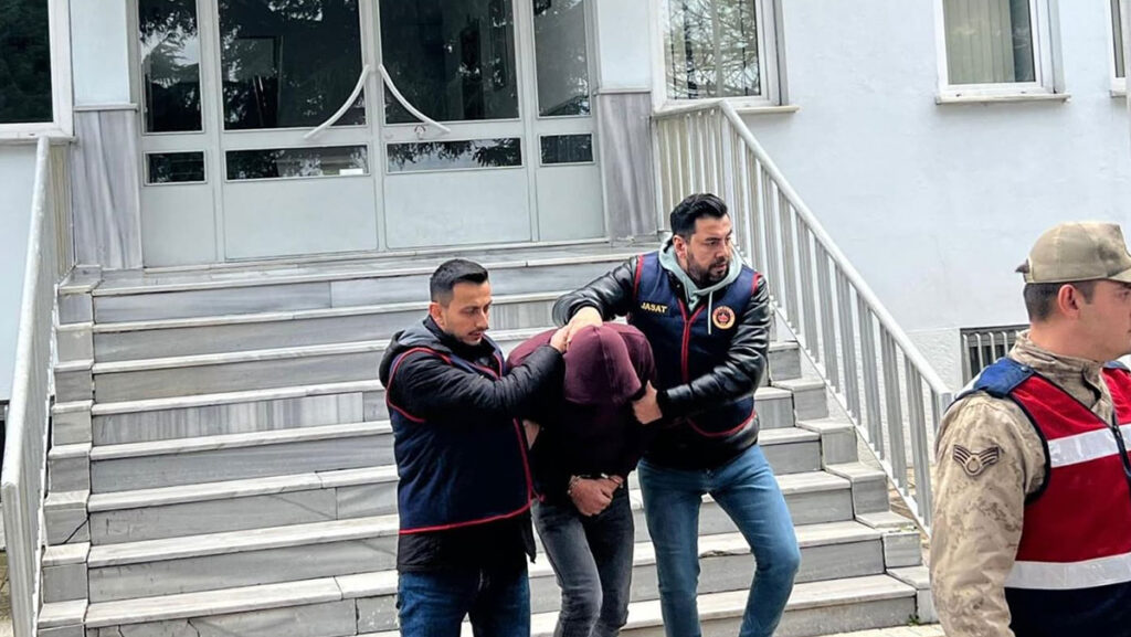 bakir kablo calan 3 kisi tutuklandi 7Sf4CjBk