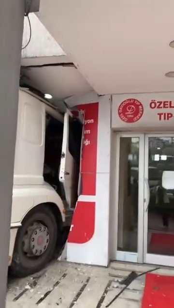 basaksehirde faciadan donuldu tip merkezine tankerle daldi 1 tsl45kpy