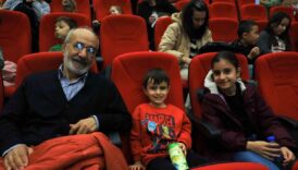 baskan arasin hediyesi ilgiyle karsilandi 2 bin cocuk doyasiya eglendi ejGSI8LB