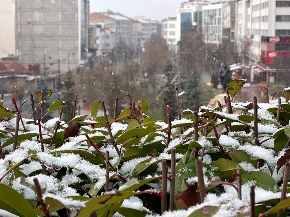 bolu kent merkezine de kar dustu 2 mMtssdRl