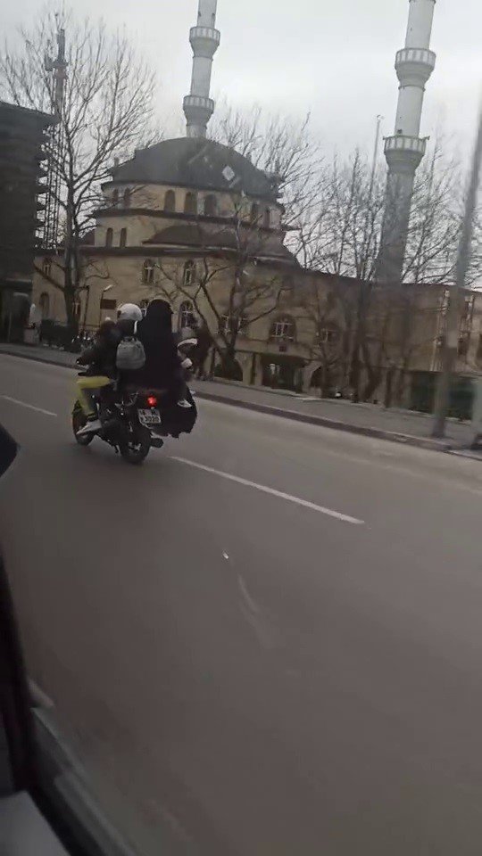 bursada inanilmaz goruntu motosiklete 6 kisi bindiler 2 rQsS6iW9