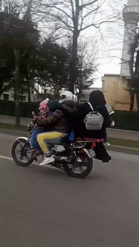 bursada inanilmaz goruntu motosiklete 6 kisi bindiler 3 RraNz3qv