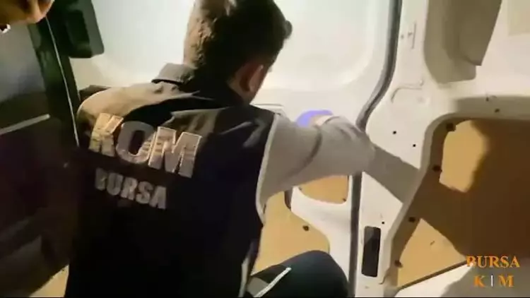 bursada ruhsatsiz silah ticaretine operasyon 0 TVrUqmB4