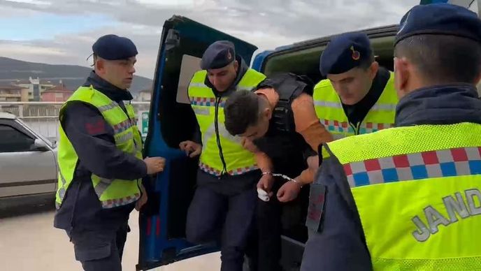 bursadaki vahset kan dondurdu arkadasini oldurup yakti sonra psikiyatriste gitti 1 l1mAFRC1