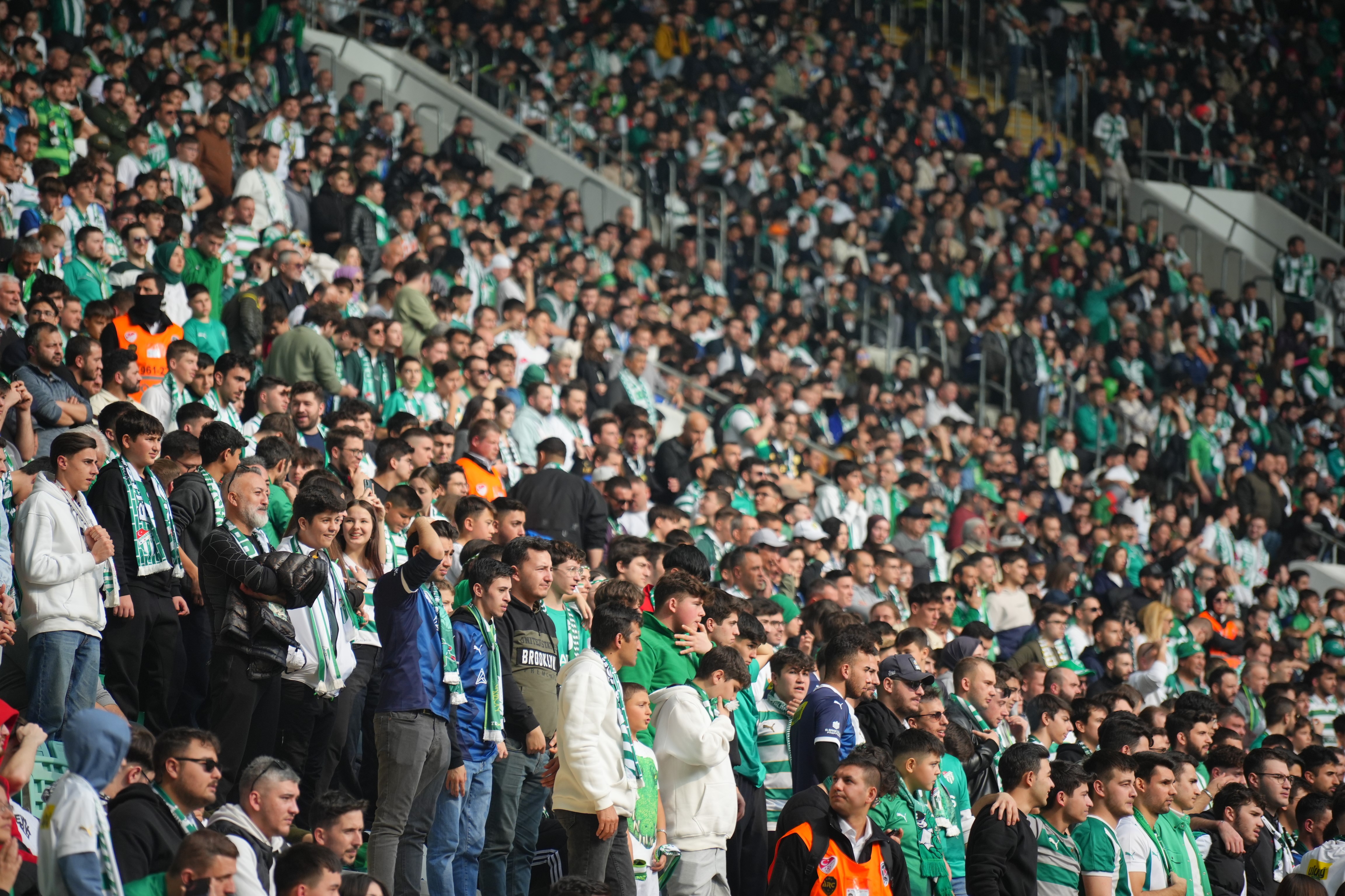 bursaspor besiktas fenerbahce ve trabzonsporu solladi 3 ligdeler ama rekor kiriyorlar 1
