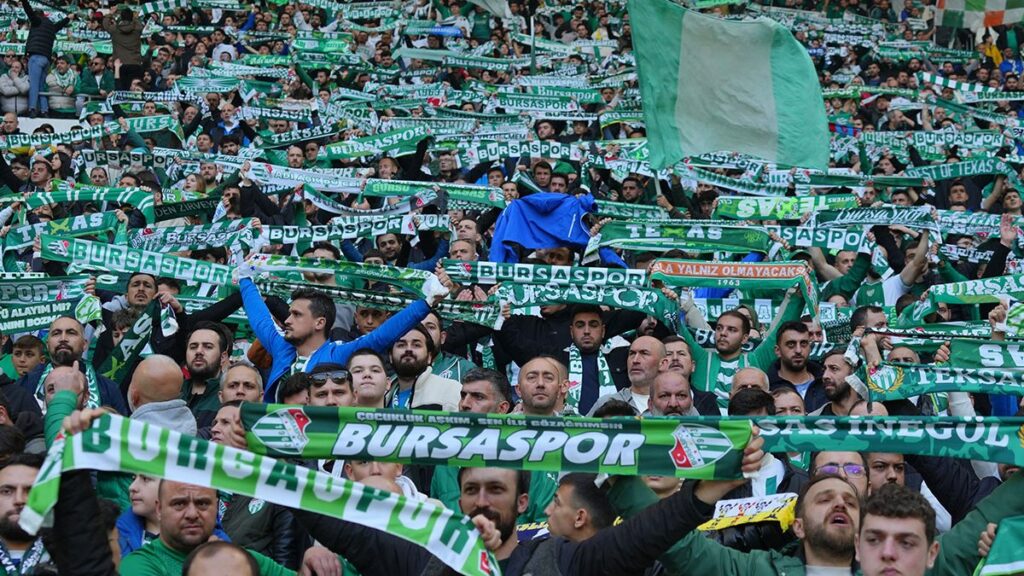 bursaspor besiktas fenerbahce ve trabzonsporu solladi 3 ligdeler ama rekor kiriyorlar TWFMqJVQ