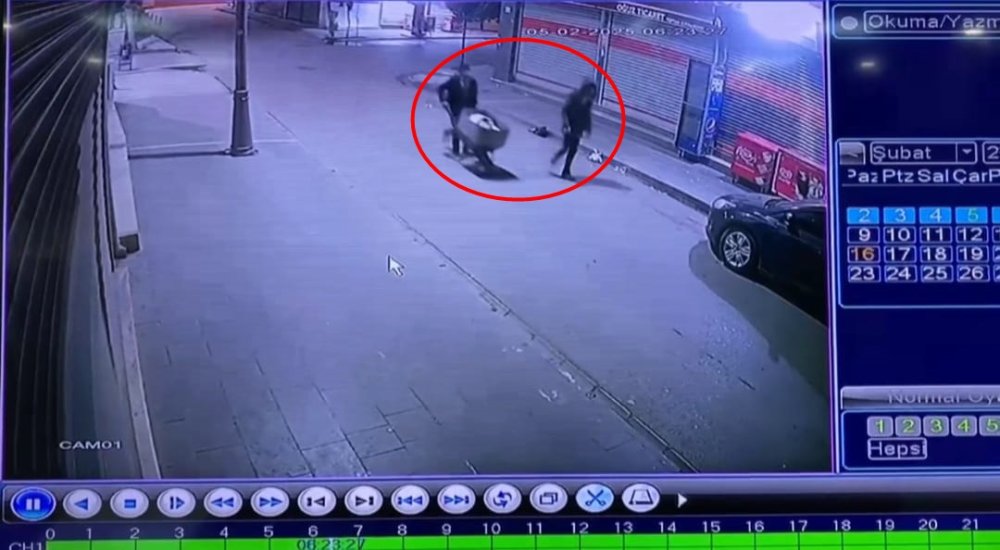 caldiklari malzemeleri el arabasiyla goturduler 120 bin liralik hirsizlik anbean goruntulendi 0 Hn2vnbET