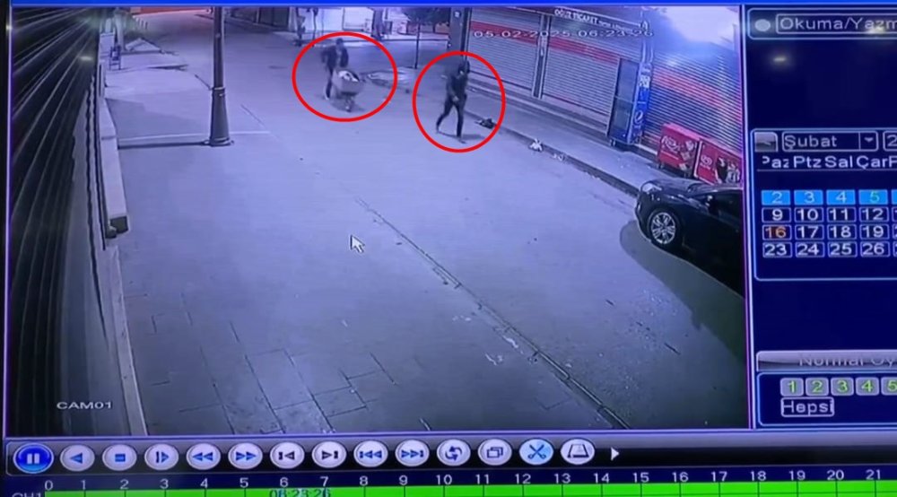 caldiklari malzemeleri el arabasiyla goturduler 120 bin liralik hirsizlik anbean goruntulendi 5 LLmXBhB6