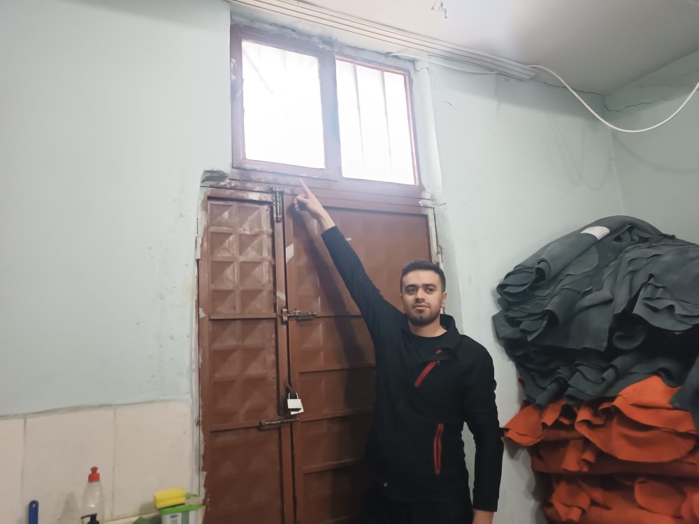 caldiklari malzemeleri el arabasiyla goturduler 120 bin liralik hirsizlik anbean goruntulendi 9 iRkPygiS