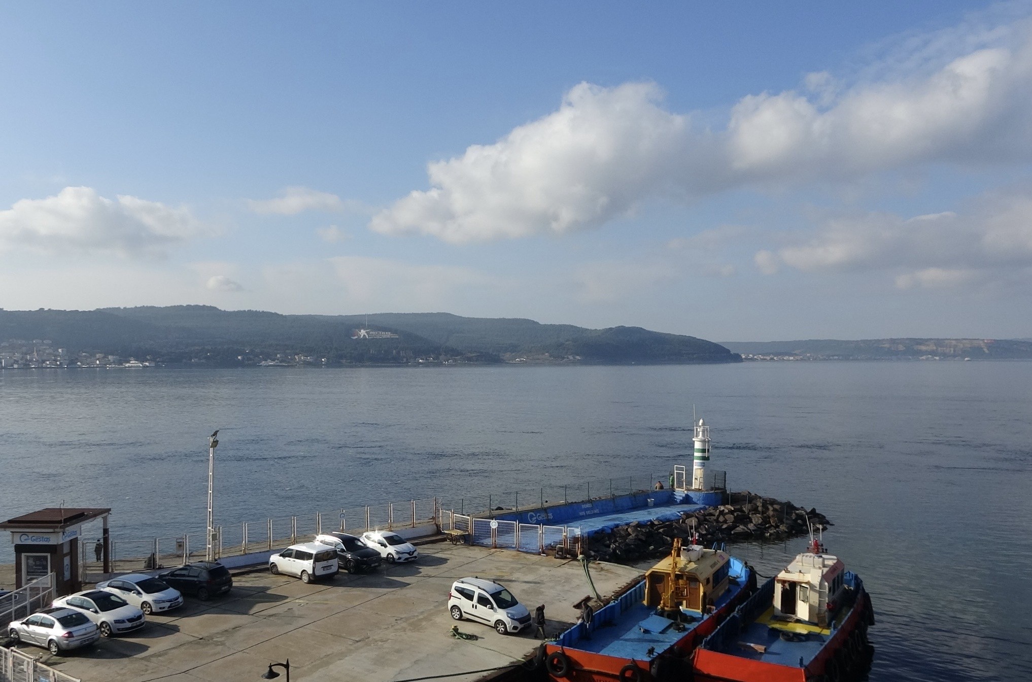 canakkale bogazindaki sis kalkti gemiler gecise basladi 0