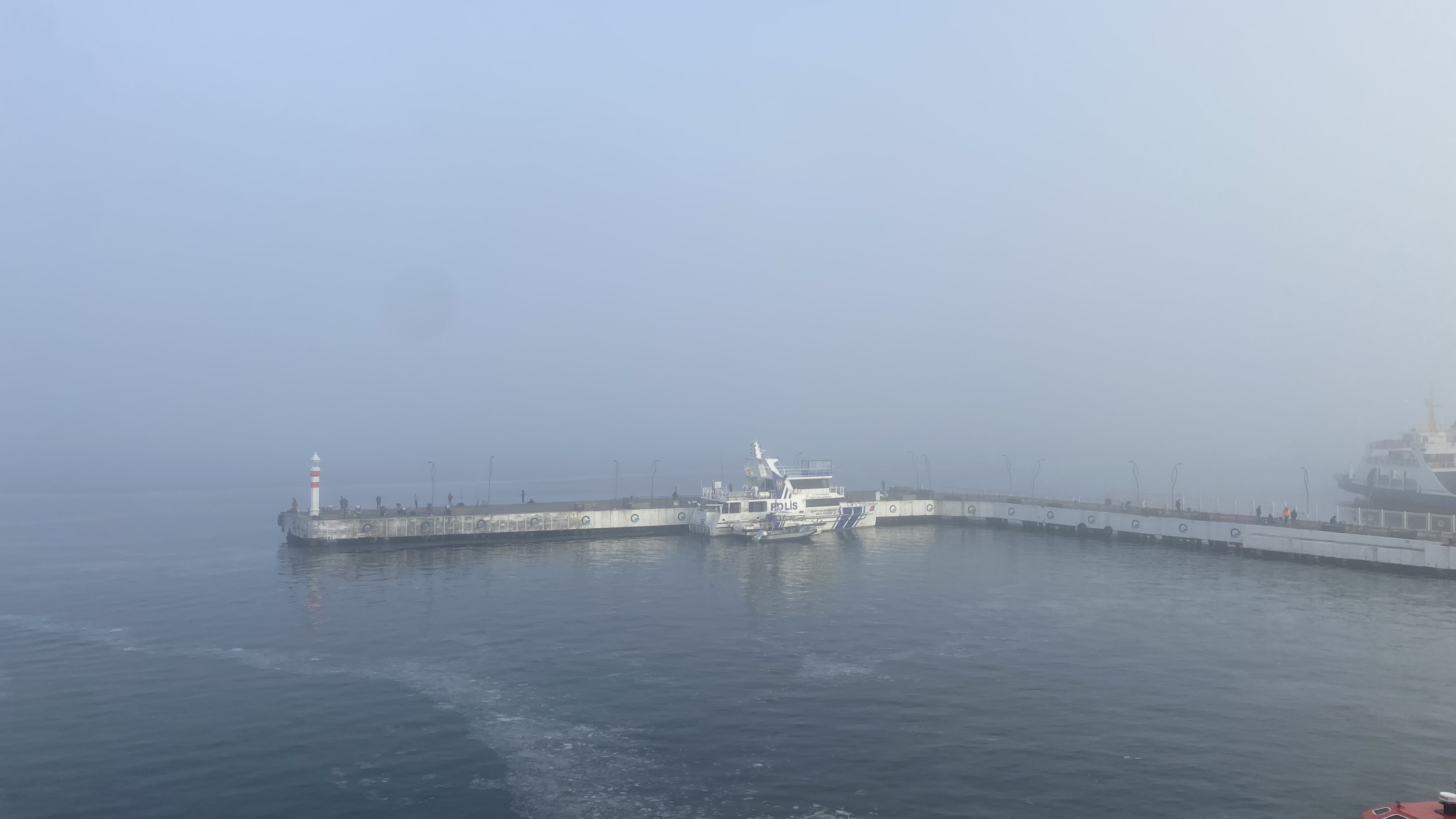 canakkale bogazindaki sis kalkti gemiler gecise basladi 2