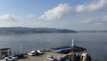 canakkale bogazindaki sis kalkti gemiler gecise basladi cgCwOfqA