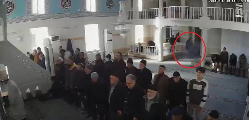 cemaatin odu patladi camiye niye torpil attigi anlasilamadi 1 2dW38MiV