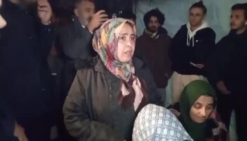 chp heyeti osmaniyede yikilan metin tamer sitesi magdurlarini dinledi JfD8LanH