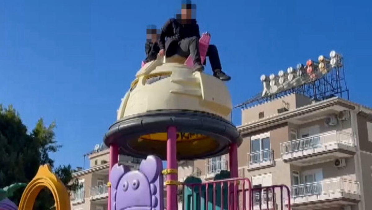 ciktiklari yerden inemediler imdatlarina itfaiye yetisti 0 C1bDSqgT