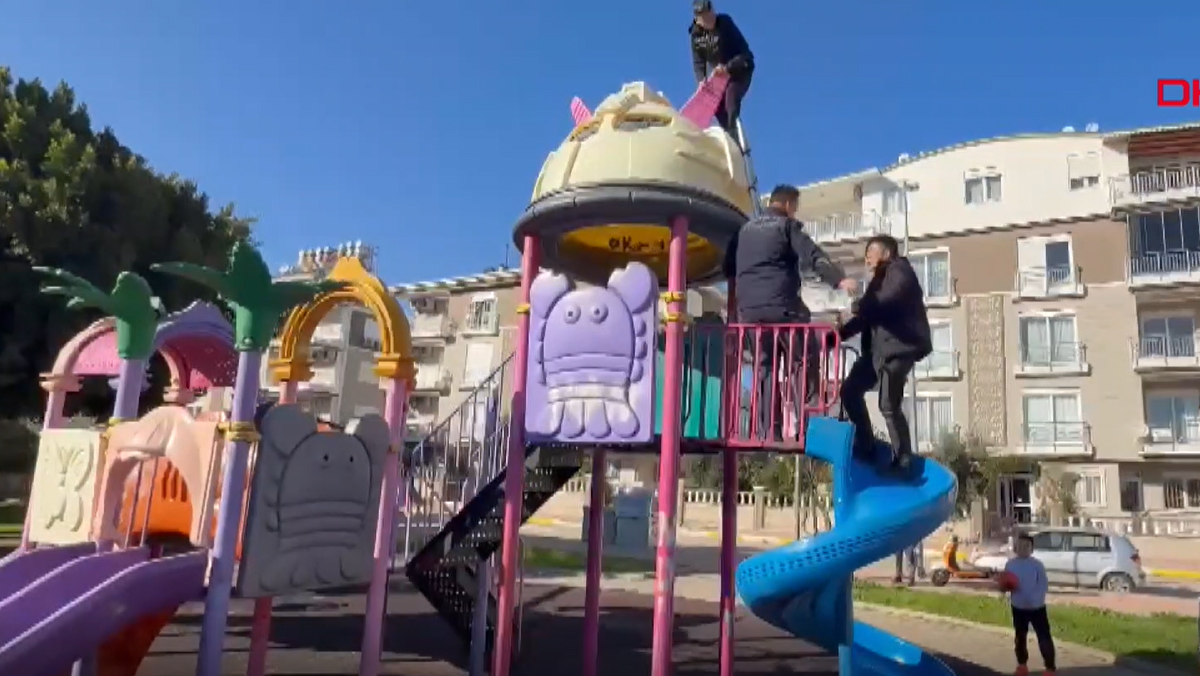 ciktiklari yerden inemediler imdatlarina itfaiye yetisti 2
