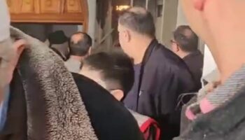 cuma vakti camide korkutan yangin LMaq3ewy