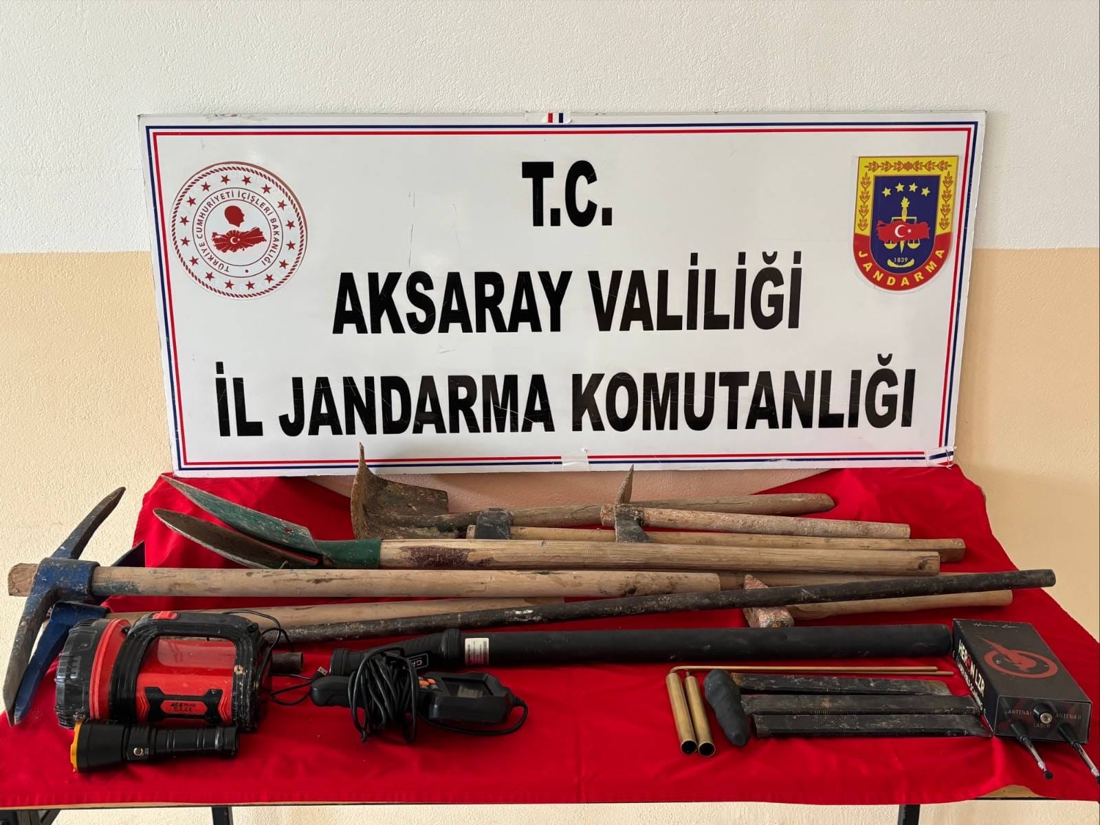 define avcilari kazdiklari kuyuda sucustu yakalandi jandarma iple tek tek cikardi 7