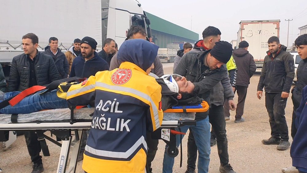 dehset anlari motosiklet surucusu kamyonet ile kafa kafaya carpisti 0 PqdAvkWk