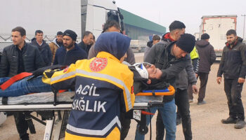 dehset anlari motosiklet surucusu kamyonet ile kafa kafaya carpisti WRLrLNzZ