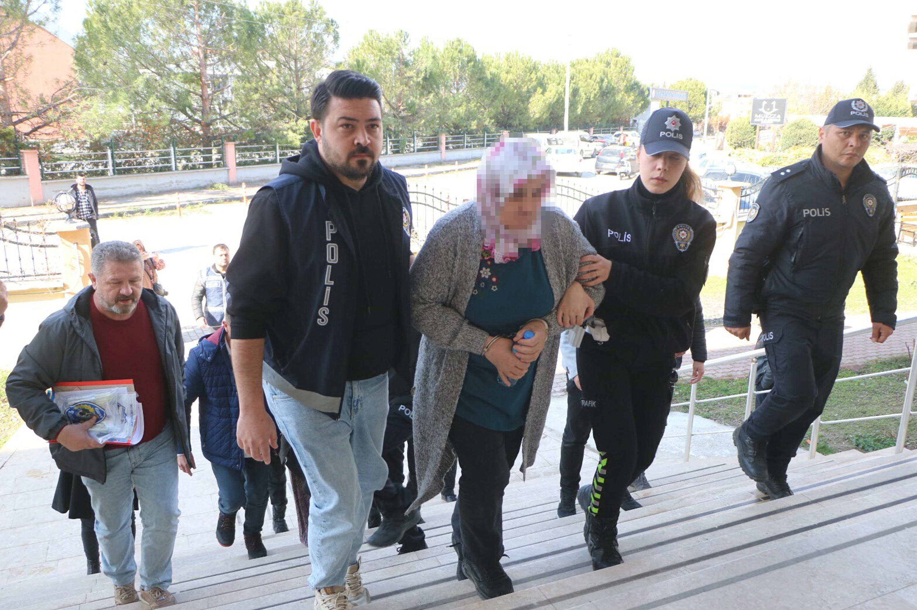 denizlideki vahsette katil 50 metre uzakta cikti uc bilezik icin oldurmus cesedi cuvalda bulunmustu WfOl2A5z