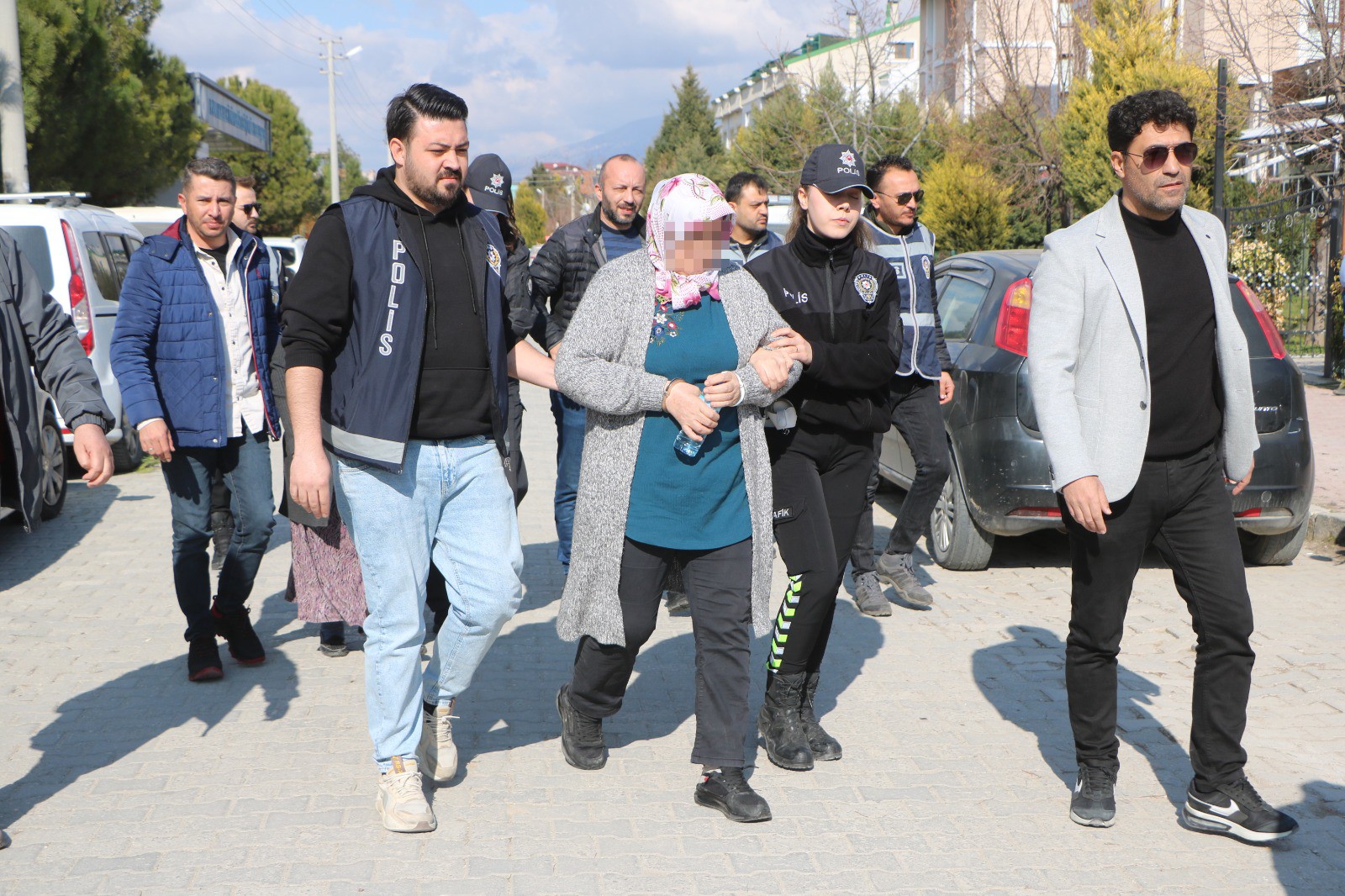 denizlideki vahsette katil 50 metre uzakta cikti uc bilezik icin oldurmus cesedi cuvalda bulunmustu vnMQbhdm