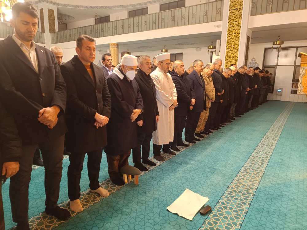 deprem felaketi ulke genelinde aniliyor 2 wsOLg2F9