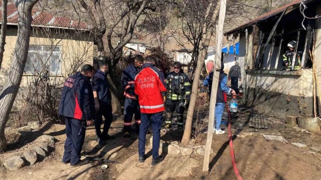 devrilen soba dehset sacti 1i agir 3 kisi yarali wfUFLfHt