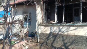 devrilen sobadan yangin cikti anne ve 2 kizi dumandan etkilendi Hk32ND4Z