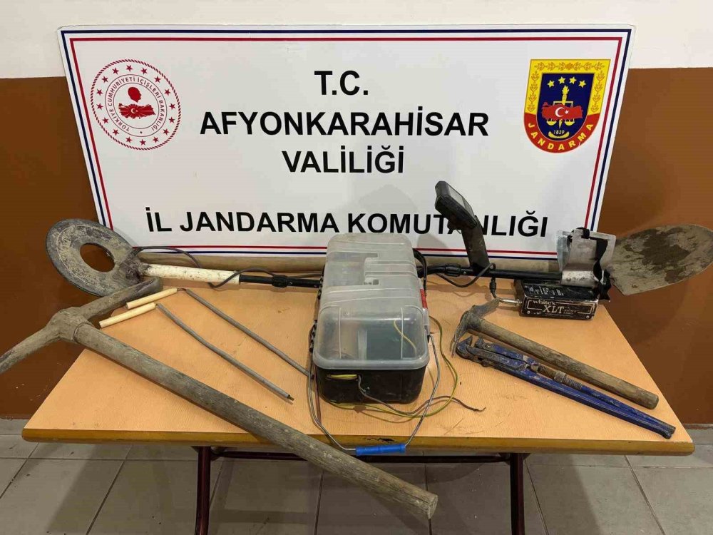 devriye gezen jandarma definecileri sucustu yapti 0 ygKSFiHX