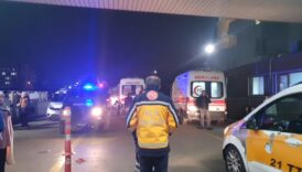 diyarbakirda iki aile arasinda tas ve sopali kavga 4 yarali JHTlVLOA