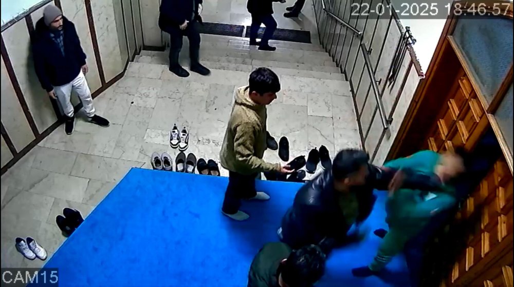 dunya sampiyonu milli kick bokscunun gucu garibana yetti cami gorevlisini felc edene kadar dovdu