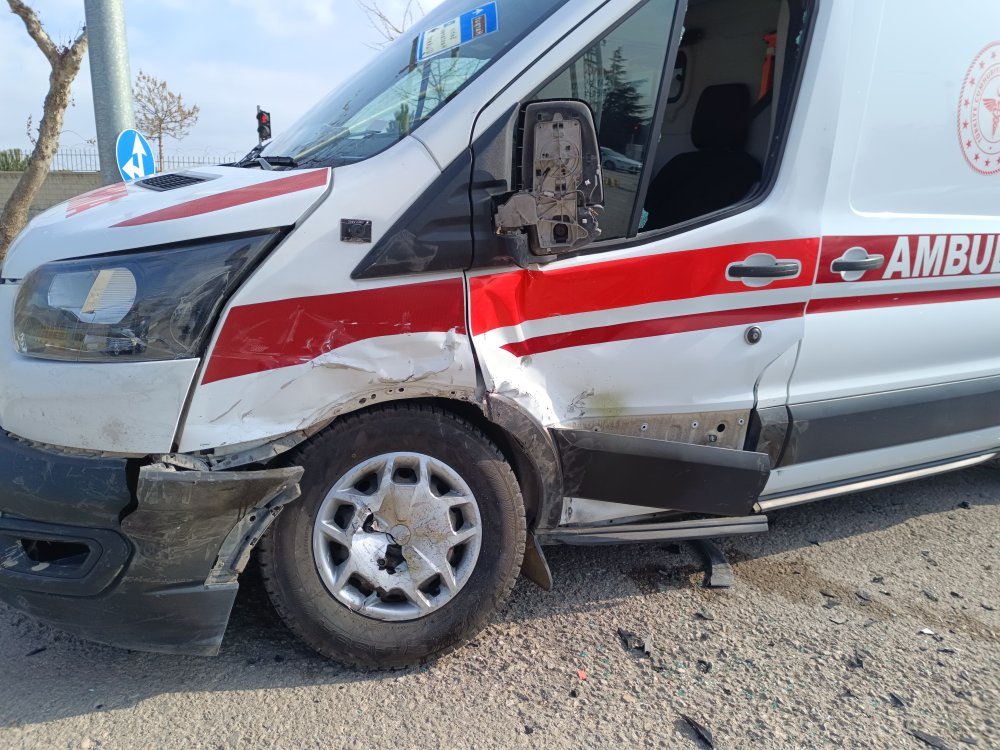 elazigda ambulans kaza yapti 3 XGqb8kKS
