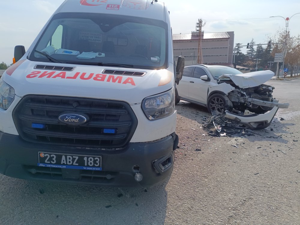 elazigda ambulans kaza yapti 4 2wUugFal
