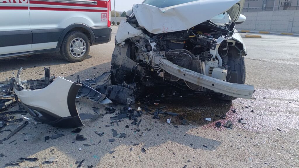 elazigda ambulans kaza yapti 8ekpaVZf