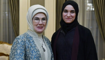 emine erdogandan onemli gorusme suriyenin first ladysi tanidik cikti kRceLVJR
