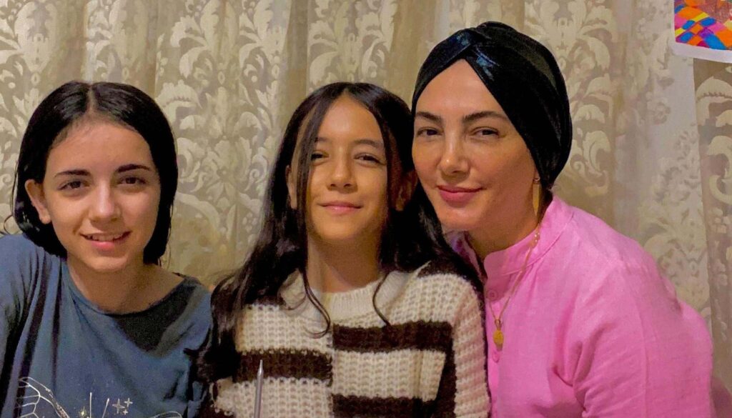 enkaz altindan kurtarilan cigdem ogretmen tekrar gokyuzunu gorebilmek bir lutuf pl7tOF5K