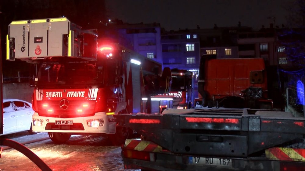 esenyurtta korku dolu anlar kafeterya alev alev yandi 4