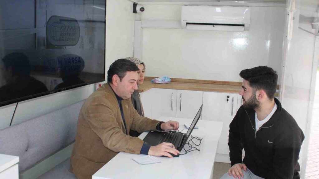 esenyurtta mobil istihdam araclari mahallelerde hizmete basladi nVAP6Pep