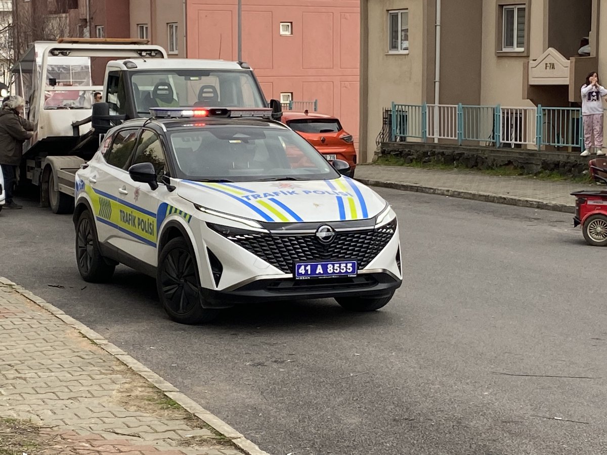 eski kocasi tarafindan sokak ortasinda defalarca bicaklandi 1 vcpLlEUa