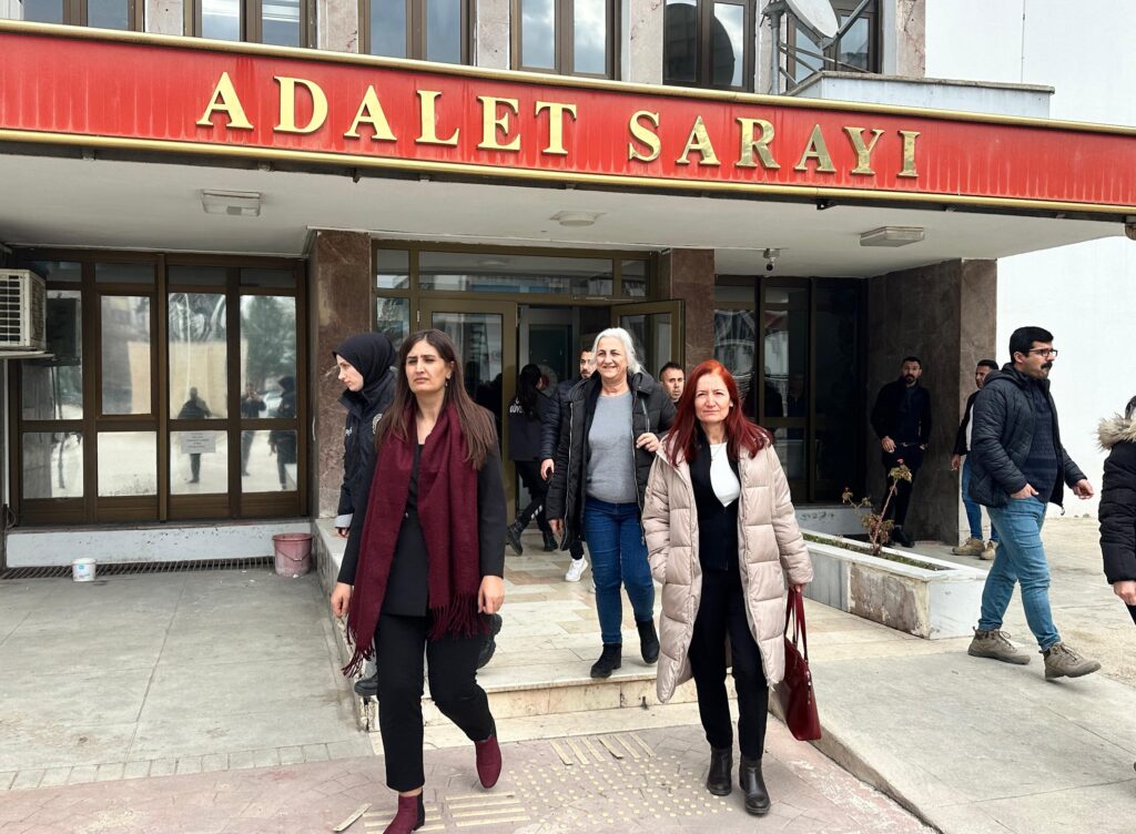 eski tunceli belediye es baskani birsen orhana 5 ay hapis qpD9I5js