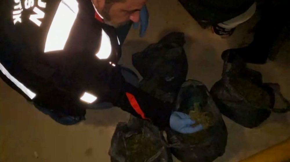 ev degil uyusturucu deposu kilolarca ele gecirildi 0 e5ihkUXS