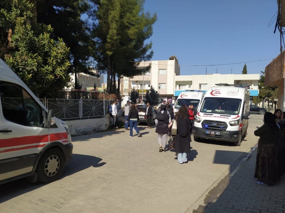 evde cikan yangindan etkilendiler cogunlugunun cocuk oldugu 9 kisi hastaneye kaldirildi 3 sCfeAe8u