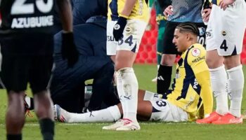 fenerbahcenin sakatlanan oyuncularindan kotu haber 5sGQ7Wic