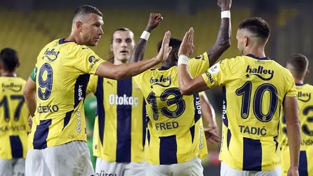 fenerbahceyi zorlu fikstur bekliyor 1 ayda 8 mac oynayacak ZaetDZYA